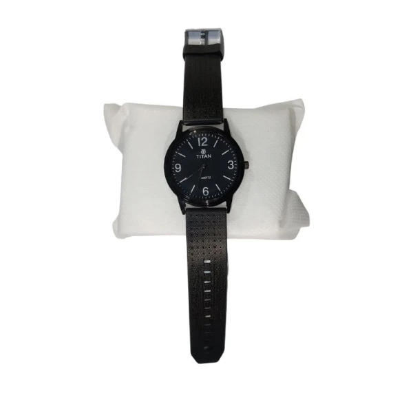 Titan Quartz Wrist Watch for Men