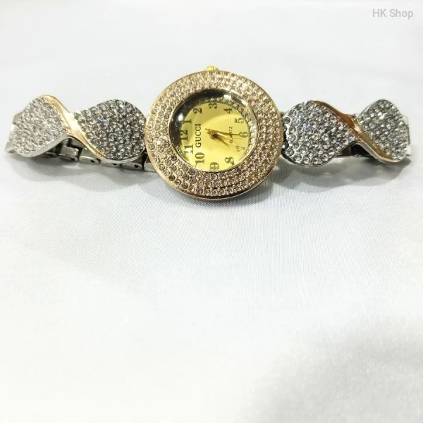 Experience Timeless Elegance with this Exquisite Gucci Watch for Women