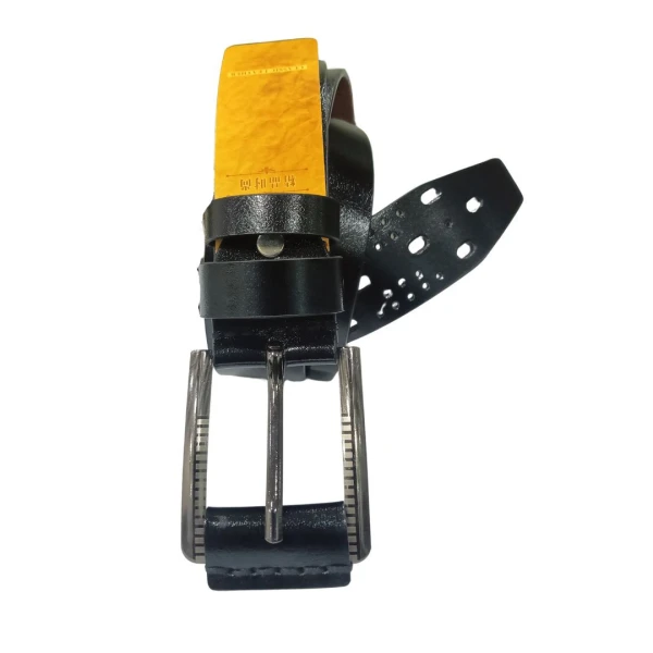 Classic Leather Belt With Simple Buckle Design