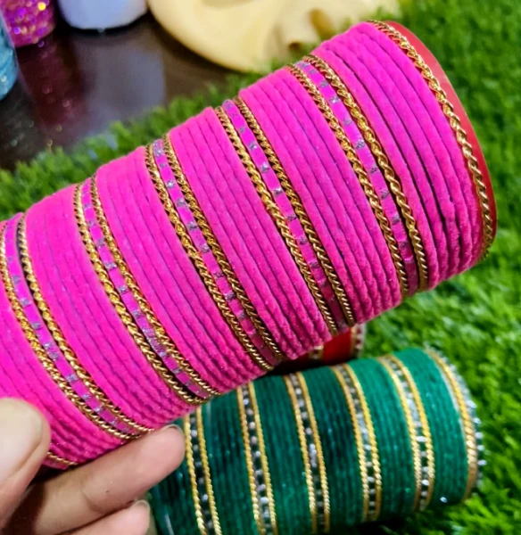 Premium Velvet Glass Bangles Set with Gold Accents – Traditional Indian Churi Set for Women | প্রিমিয়াম ভেলভেট কাঁচের চুড়ি সেট – মেয়েদের আকর্ষণীয় ইন্ডিয়ান ভেলভেট চুড়ির কালেকশন