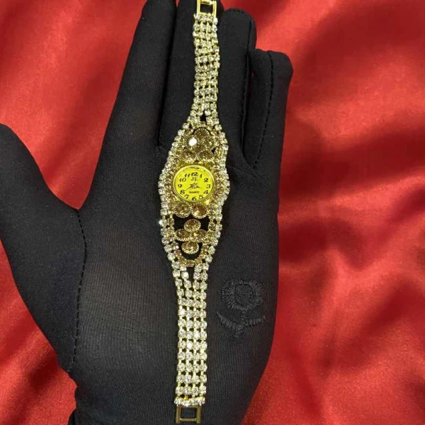 Luxury Women’s Crystal Bracelet Watch – Elegant Gold-Toned Quartz Dress Wristwatch | লাক্সারি ক্রিস্টাল ব্রেসলেট ঘড়ি