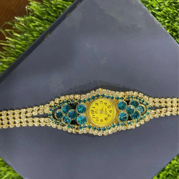 Luxury Women’s Crystal Bracelet Watch – Elegant Gold-Toned Quartz Dress Wristwatch | লাক্সারি ক্রিস্টাল ব্রেসলেট ঘড়ি