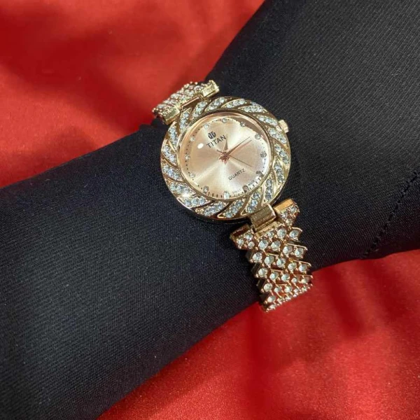 Luxury Women's Rhinestone Watch and Bracelet Set | Elegant Rose Gold & Silver Quartz Wristwatch Combo | লাক্সারি উইমেন্স রাইনস্টোন ওয়াচ অ্যান্ড ব্রেসলেট সেট