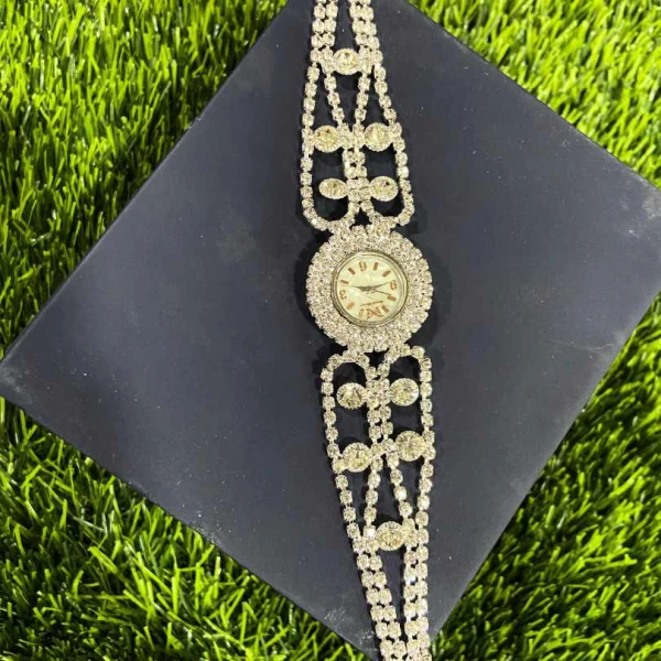Luxury Rhinestone Watch for Women – Elegant Crystal Bracelet Wristwatch with Silver Analog Quartz Dial