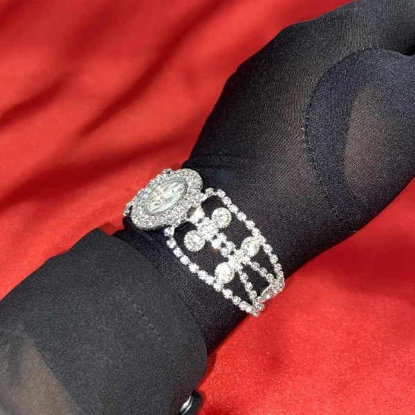 Luxury Rhinestone Watch for Women – Elegant Crystal Bracelet Wristwatch with Silver Analog Quartz Dial
