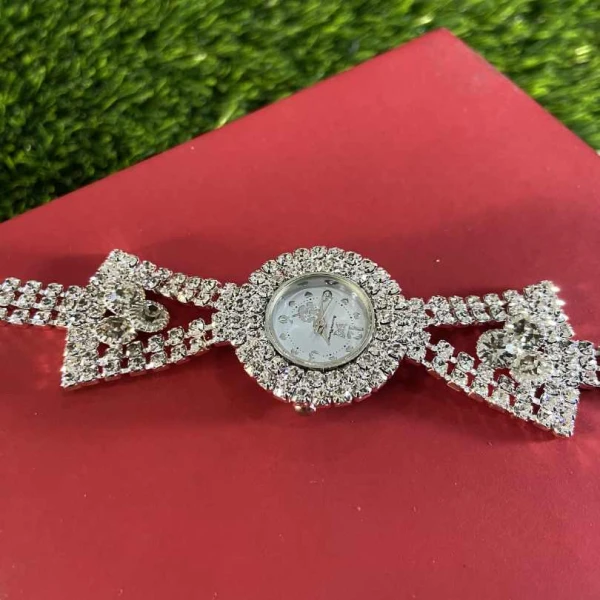 Luxury Rhinestone Watch for Women – Elegant Crystal Bracelet Wristwatch with Silver Analog Quartz Dial