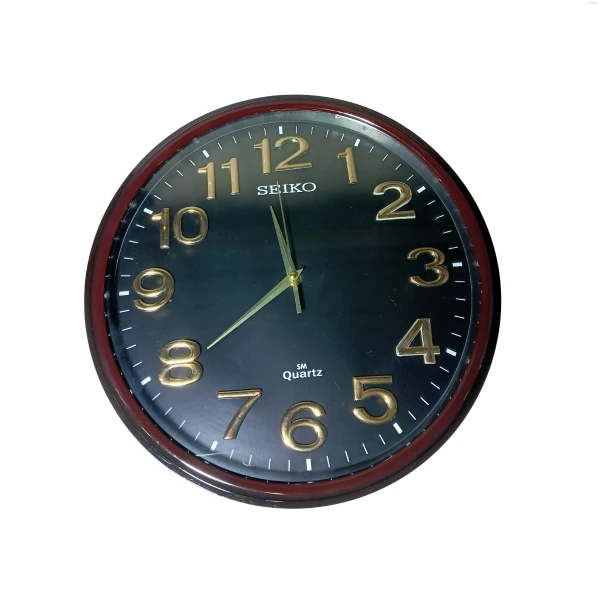 Seiko Quartz Wall Clock – Stylish Large Display with Bold Numerals for Easy Time Reading